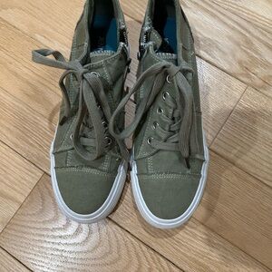 Jenn Ardor Olive Lace-Up Sneakers